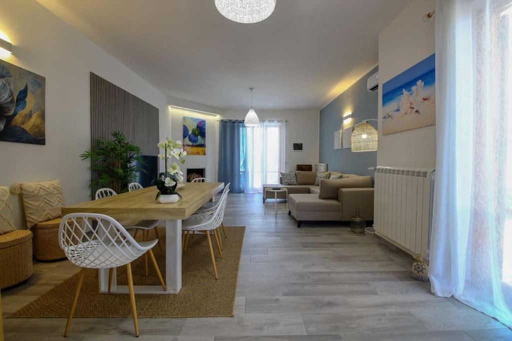 Villa Vera, Accesso Al Mare, Vista Castello, Ac Brindisi Eksteriør billede
